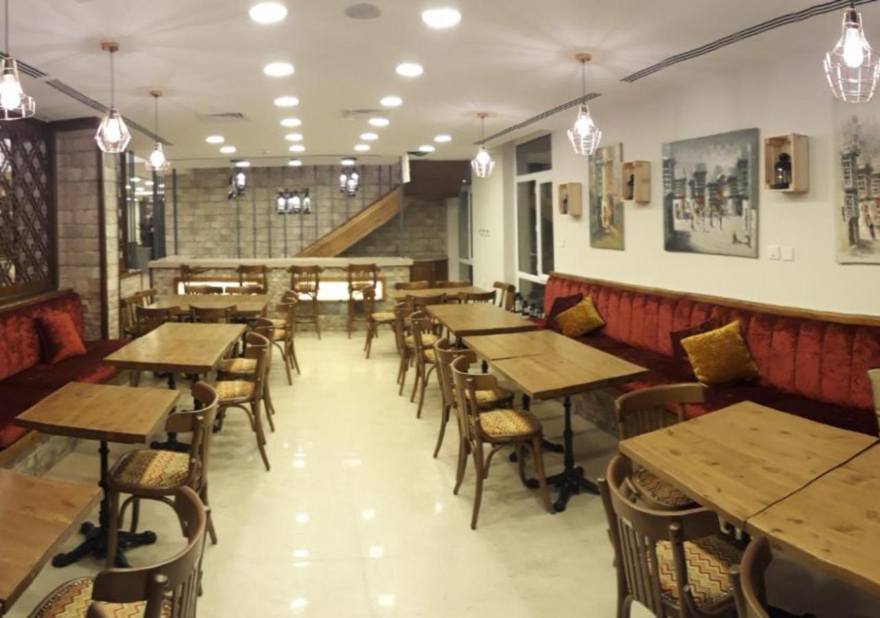 The Seventh Star Hotel Suites Amman Zewnętrze zdjęcie