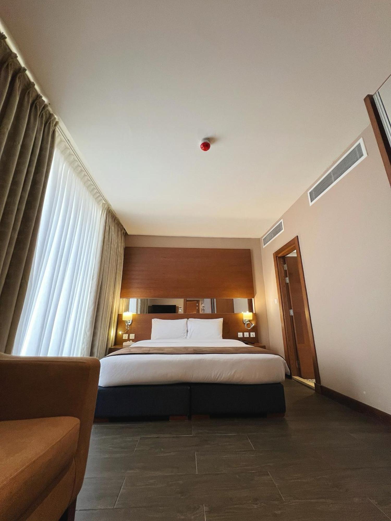 The Seventh Star Hotel Suites Amman Zewnętrze zdjęcie