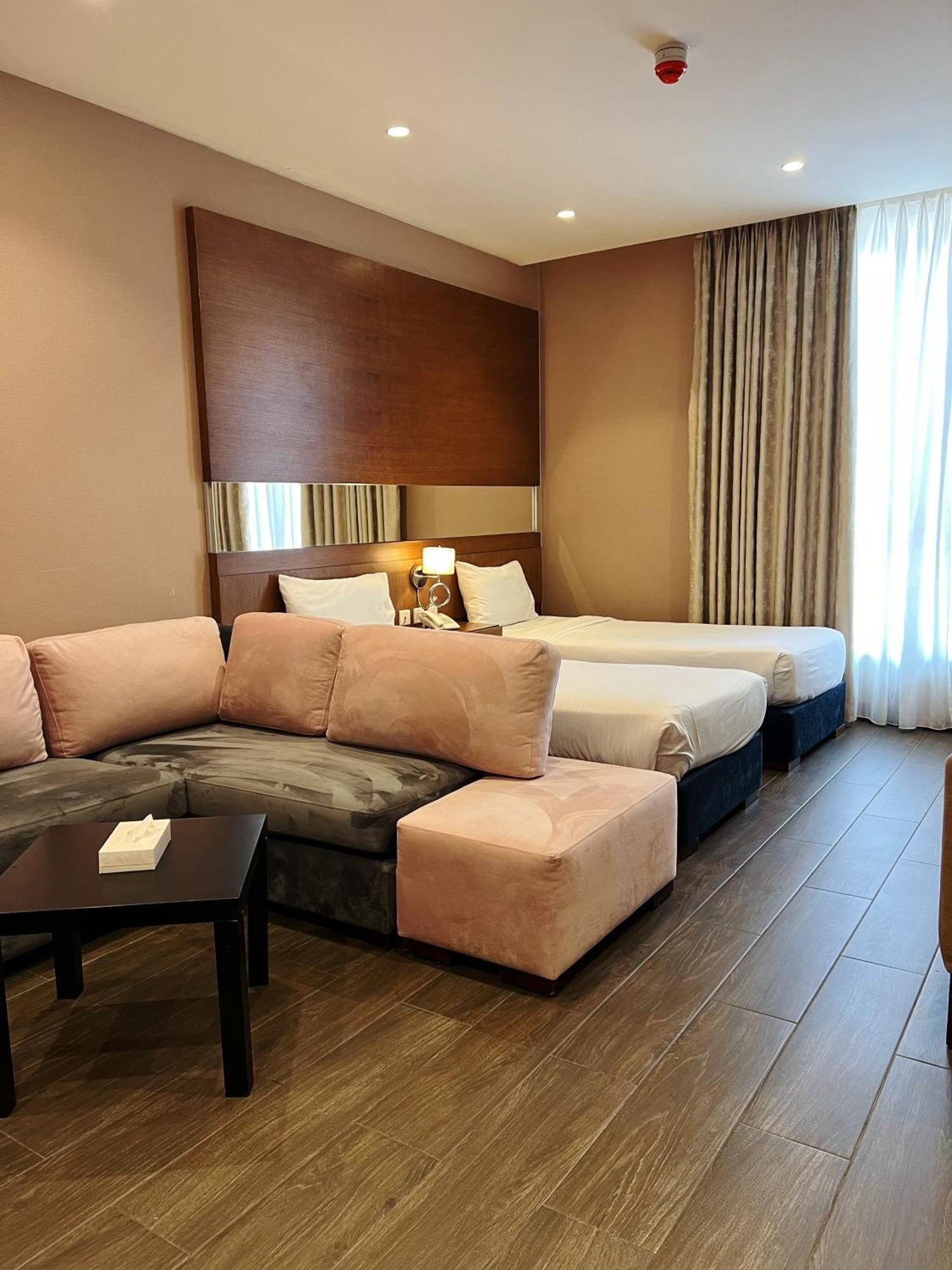 The Seventh Star Hotel Suites Amman Zewnętrze zdjęcie