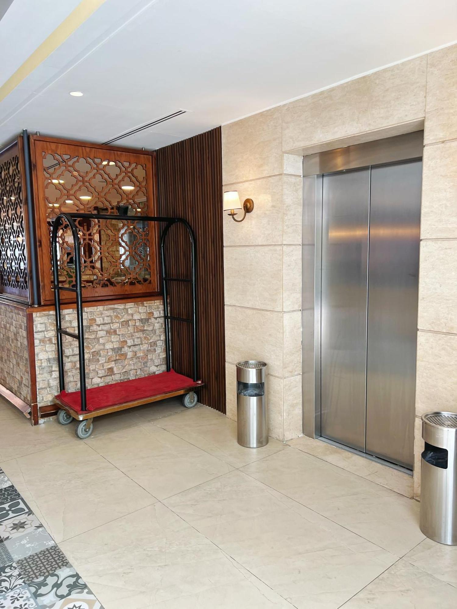 The Seventh Star Hotel Suites Amman Zewnętrze zdjęcie